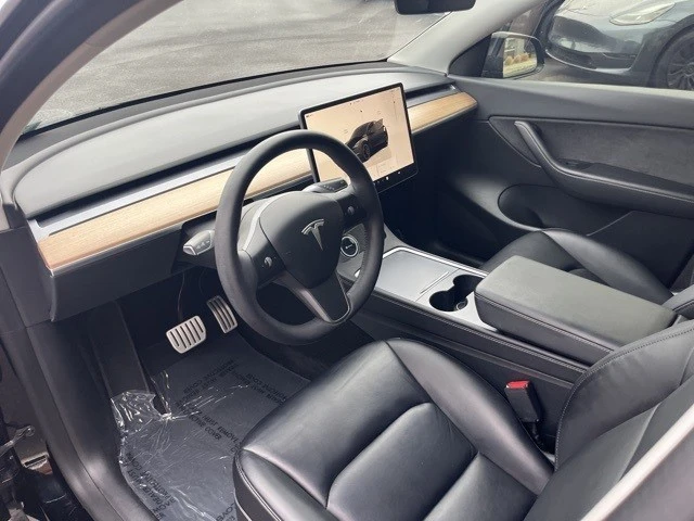 2022 Tesla Model Y Performance - Image 10 of 21