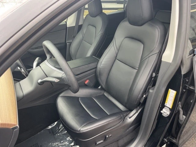 2022 Tesla Model Y Performance - Image 11 of 21