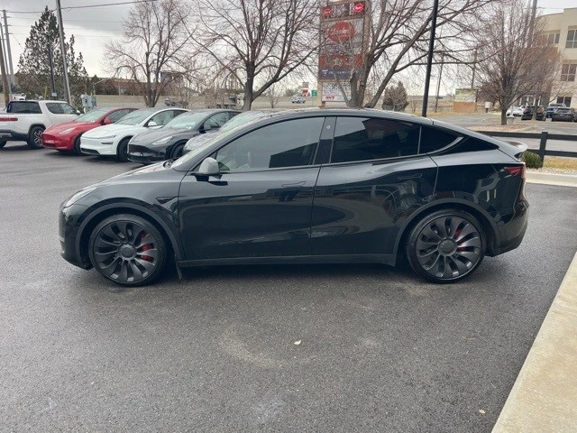 2022 Tesla Model Y Performance - Image 4 of 21