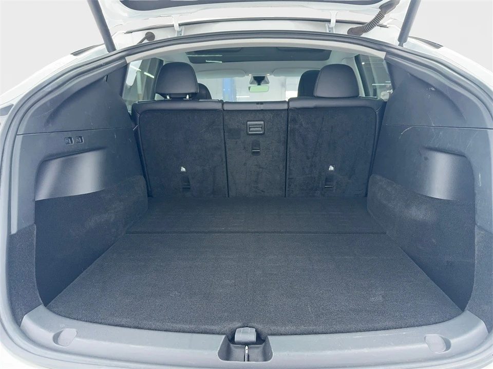 2022 Tesla Model Y Performance - Image 12 of 12