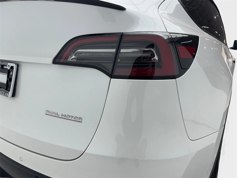 2022 Tesla Model Y Performance - Image 7 of 12