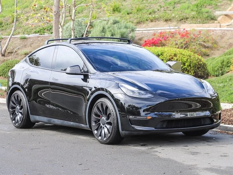 2022 Tesla Model Y Performance - Image 8 of 21