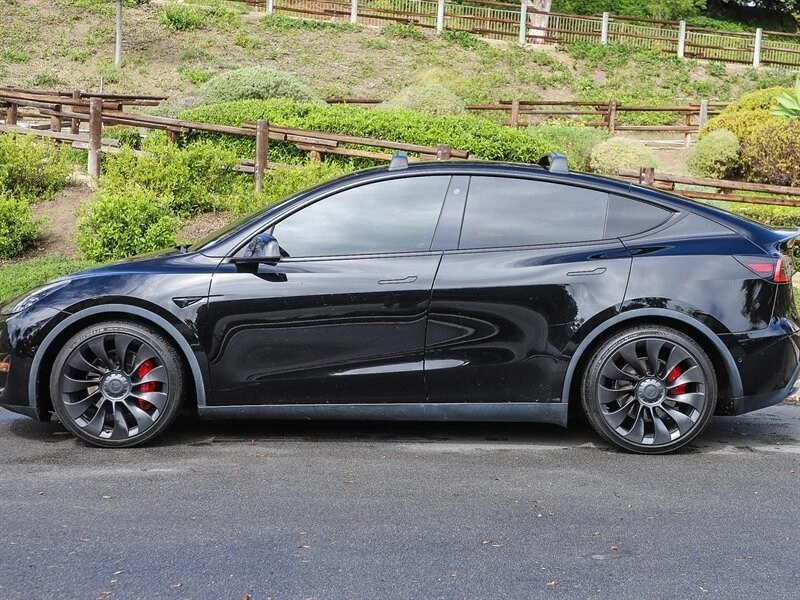 2022 Tesla Model Y Performance - Image 3 of 21