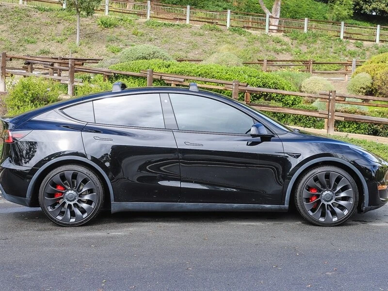 2022 Tesla Model Y Performance - Image 7 of 21