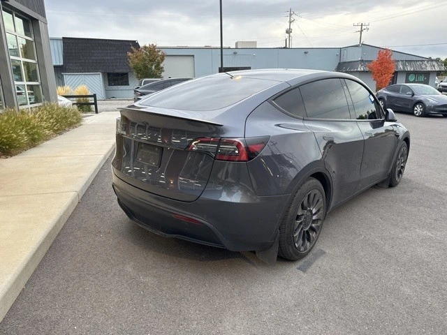 2022 Tesla Model Y Performance - Image 8 of 21
