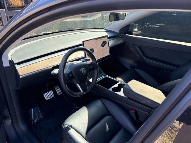 2022 Tesla Model Y Performance - Image 13 of 21