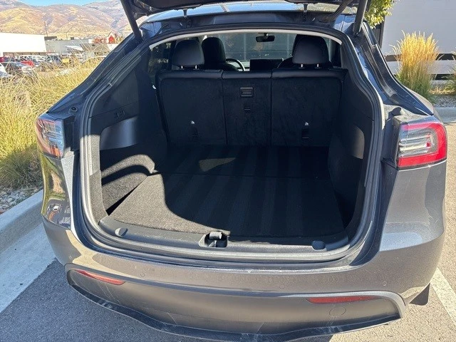 2022 Tesla Model Y Performance - Image 18 of 21