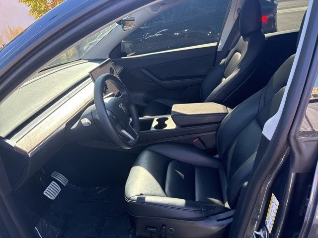 2022 Tesla Model Y Performance - Image 12 of 21