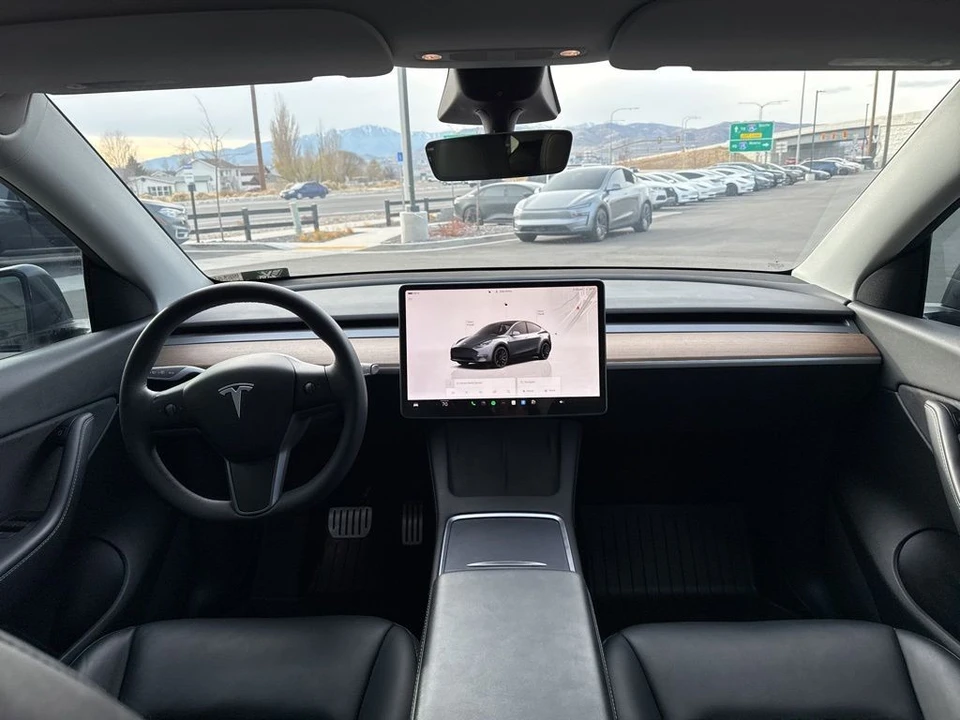 2022 Tesla Model Y Performance - Image 20 of 21