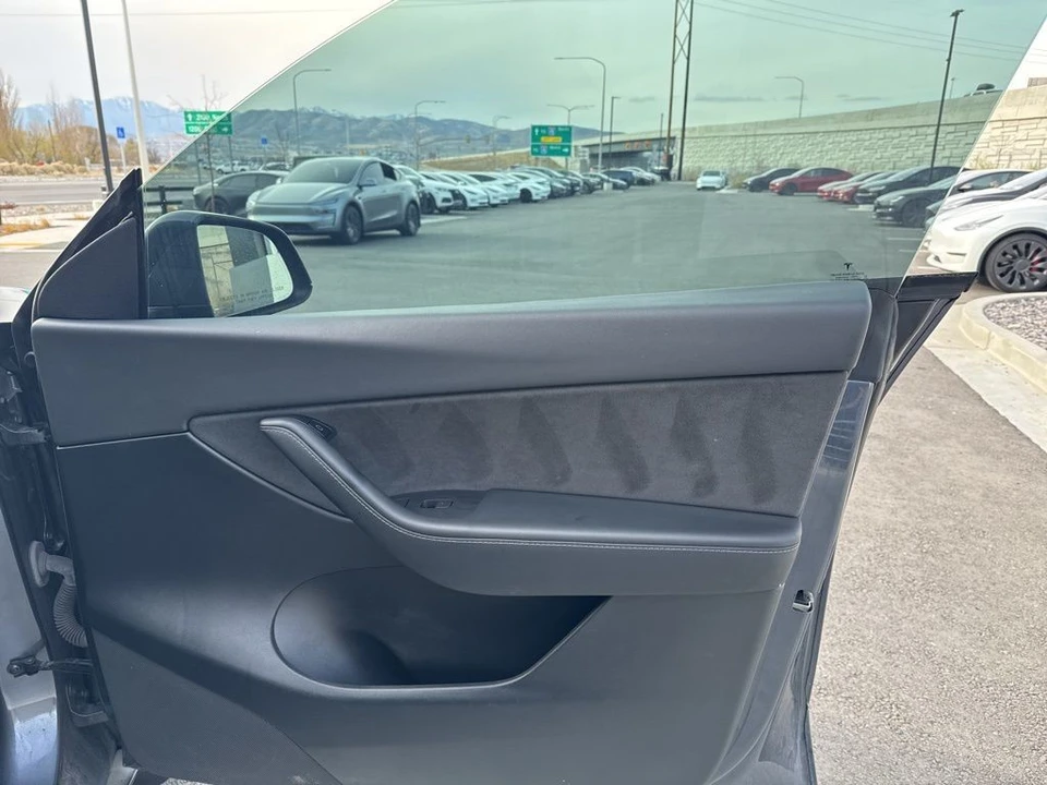 2022 Tesla Model Y Performance - Image 21 of 21