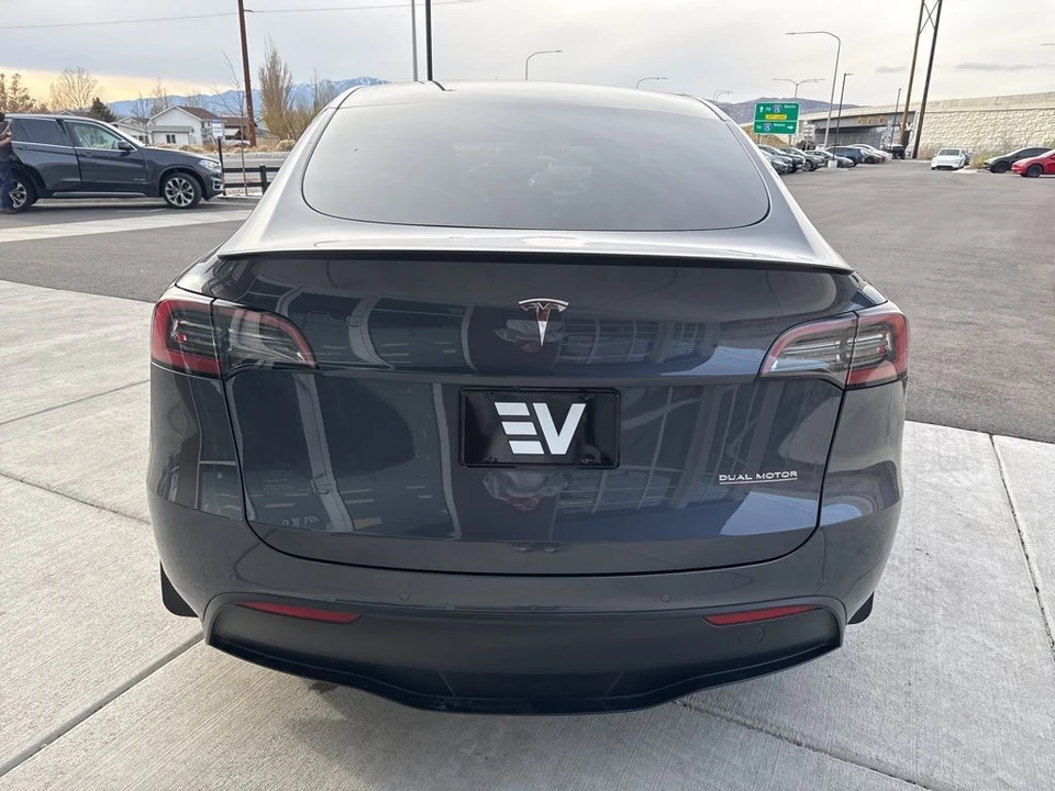 2022 Tesla Model Y Performance - Image 6 of 21
