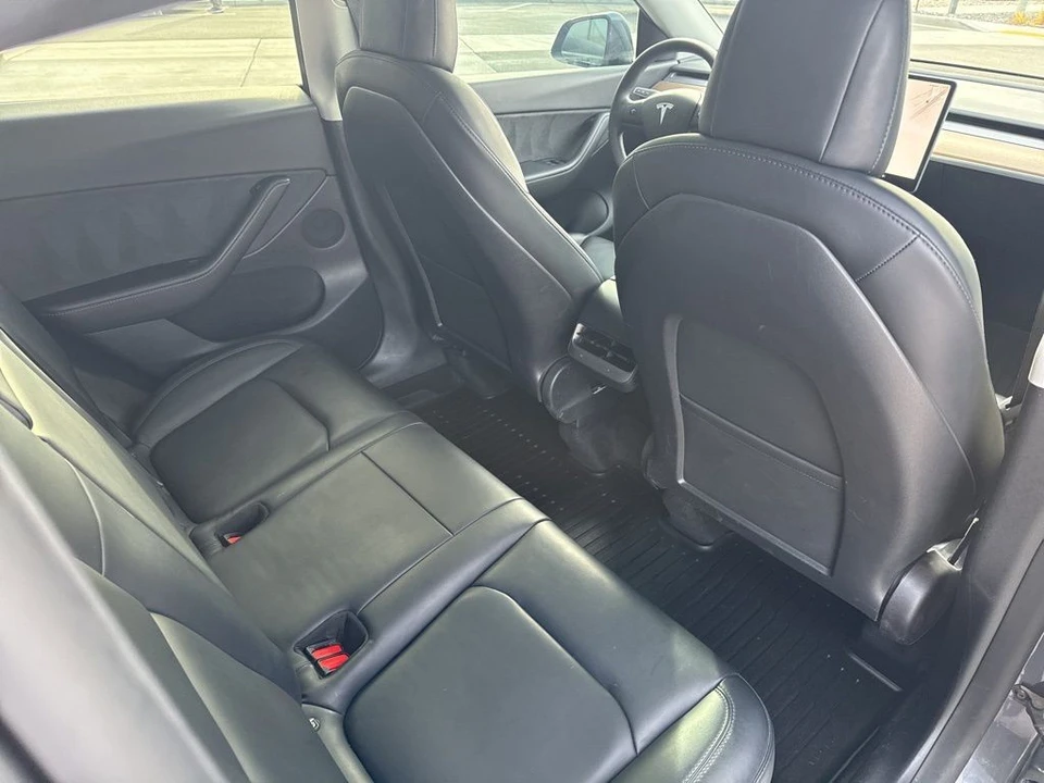 2022 Tesla Model Y Performance - Image 18 of 21