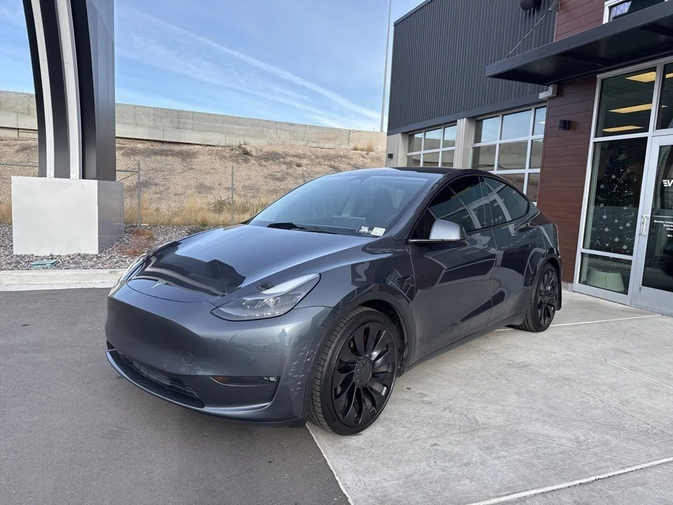 2022 Tesla Model Y Performance - Image 3 of 21