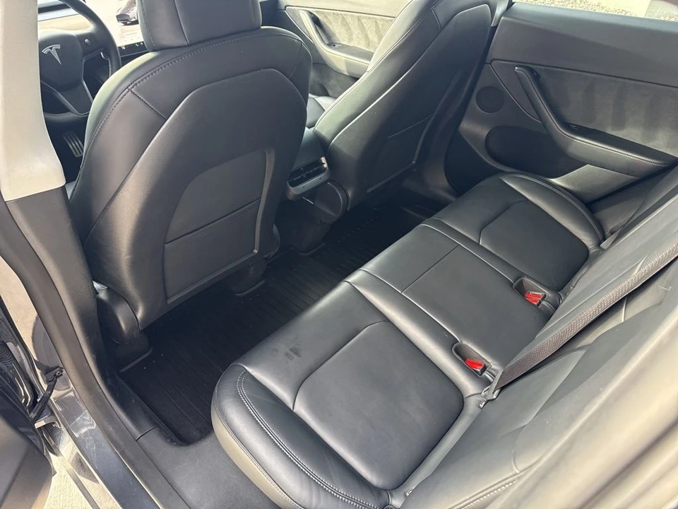2022 Tesla Model Y Performance - Image 14 of 21