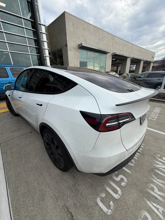 2022 Tesla Model Y Performance - Image 4 of 7