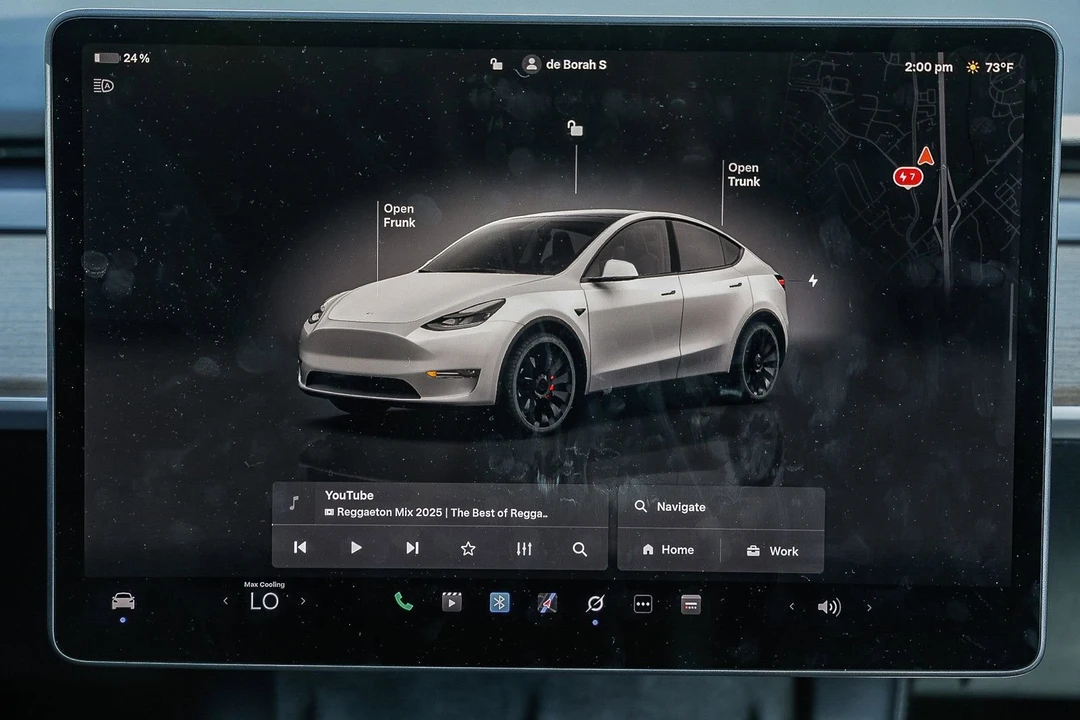 2022 Tesla Model Y Performance - Image 12 of 21