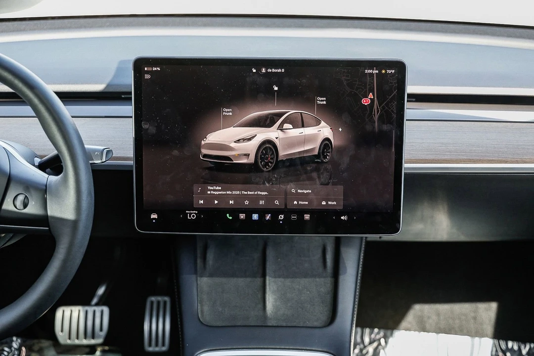 2022 Tesla Model Y Performance - Image 11 of 21