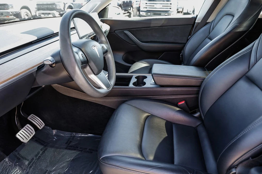 2022 Tesla Model Y Performance - Image 19 of 21