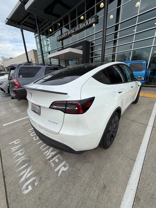 2022 Tesla Model Y Performance - Image 3 of 7