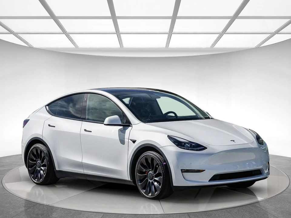 2022 Tesla Model Y Performance - Image 5 of 21