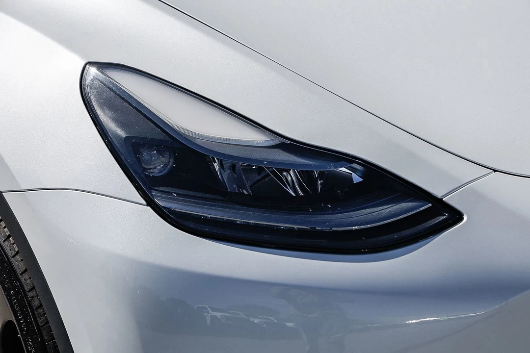 2022 Tesla Model Y Performance - Image 7 of 21
