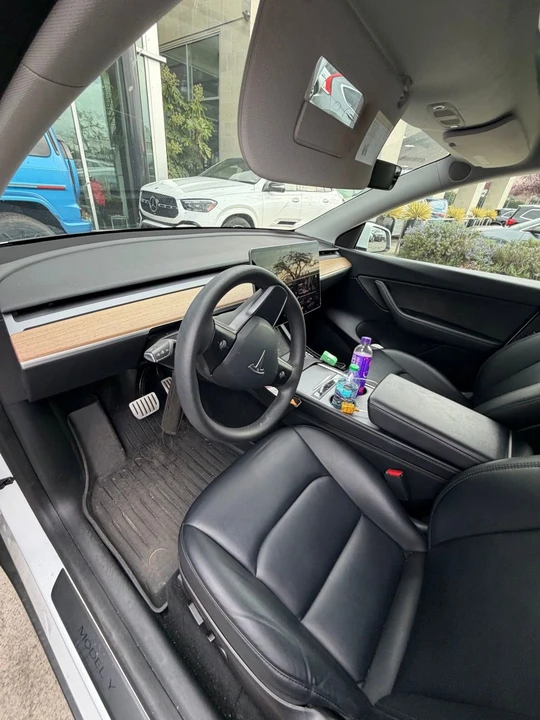 2022 Tesla Model Y Performance - Image 5 of 7