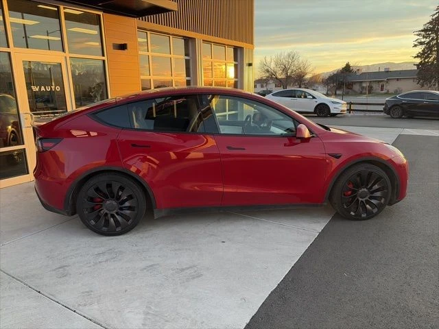 2022 Tesla Model Y Performance - Image 9 of 21