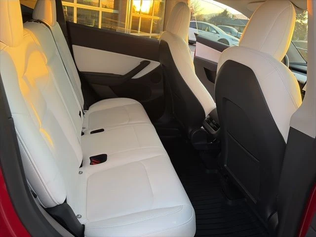2022 Tesla Model Y Performance - Image 20 of 21