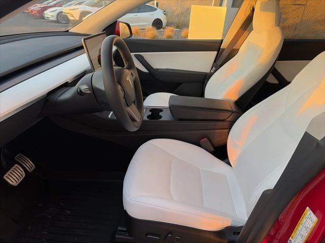 2022 Tesla Model Y Performance - Image 13 of 21