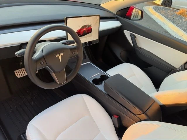 2022 Tesla Model Y Performance - Image 12 of 21