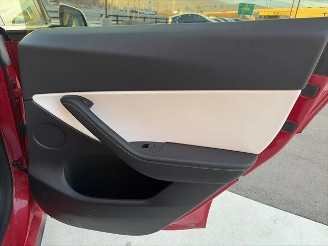 2022 Tesla Model Y Performance - Image 18 of 21