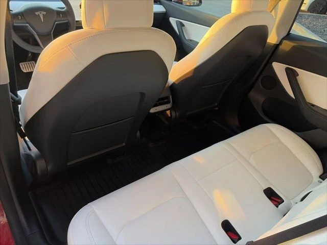 2022 Tesla Model Y Performance - Image 15 of 21