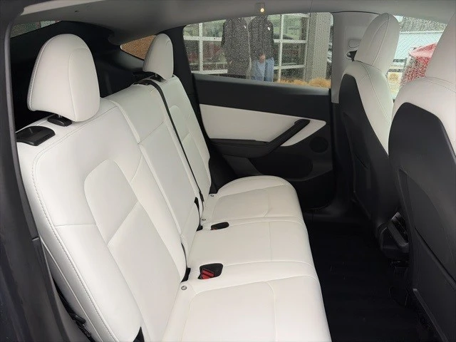 2022 Tesla Model Y Performance - Image 20 of 21