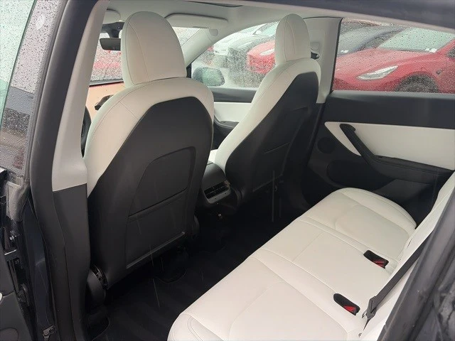 2022 Tesla Model Y Performance - Image 15 of 21