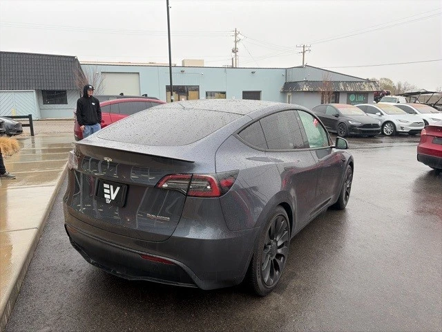 2022 Tesla Model Y Performance - Image 8 of 21