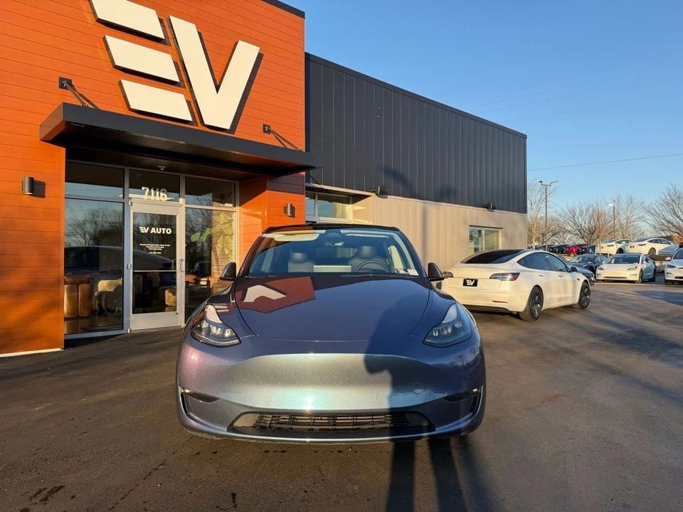 2022 Tesla Model Y Performance - Image 2 of 16
