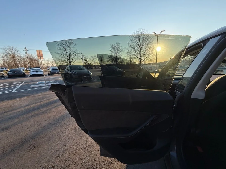2022 Tesla Model Y Performance - Image 9 of 16