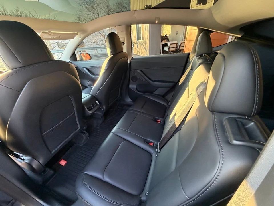 2022 Tesla Model Y Performance - Image 10 of 16