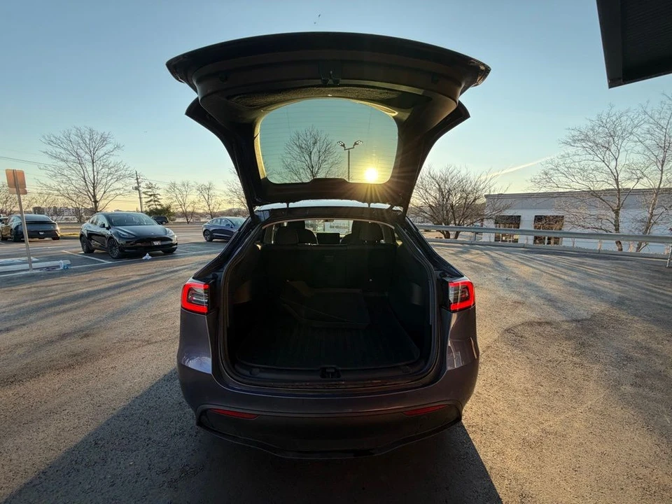 2022 Tesla Model Y Performance - Image 6 of 16