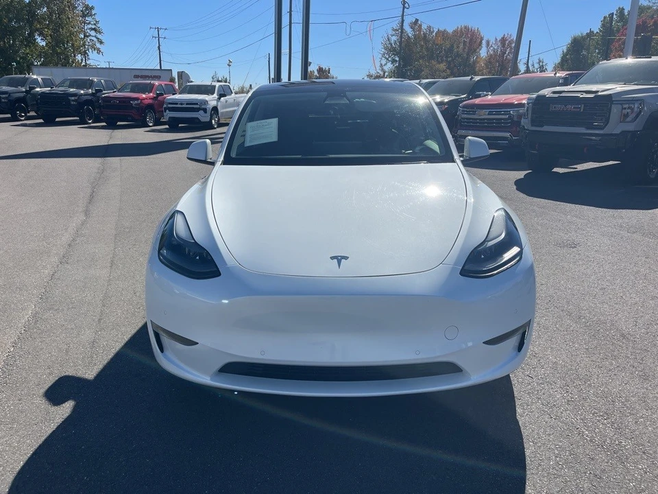 2022 Tesla Model Y Performance - Image 8 of 12