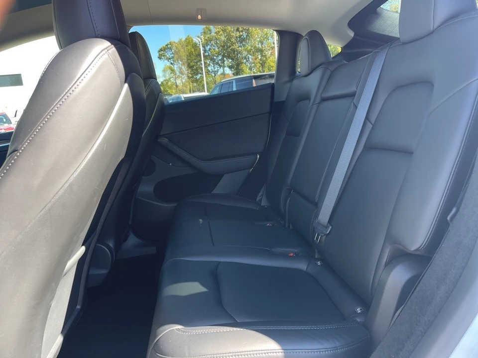 2022 Tesla Model Y Performance - Image 11 of 12