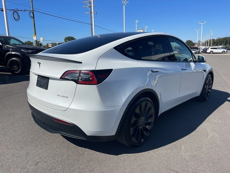 2022 Tesla Model Y Performance - Image 5 of 12