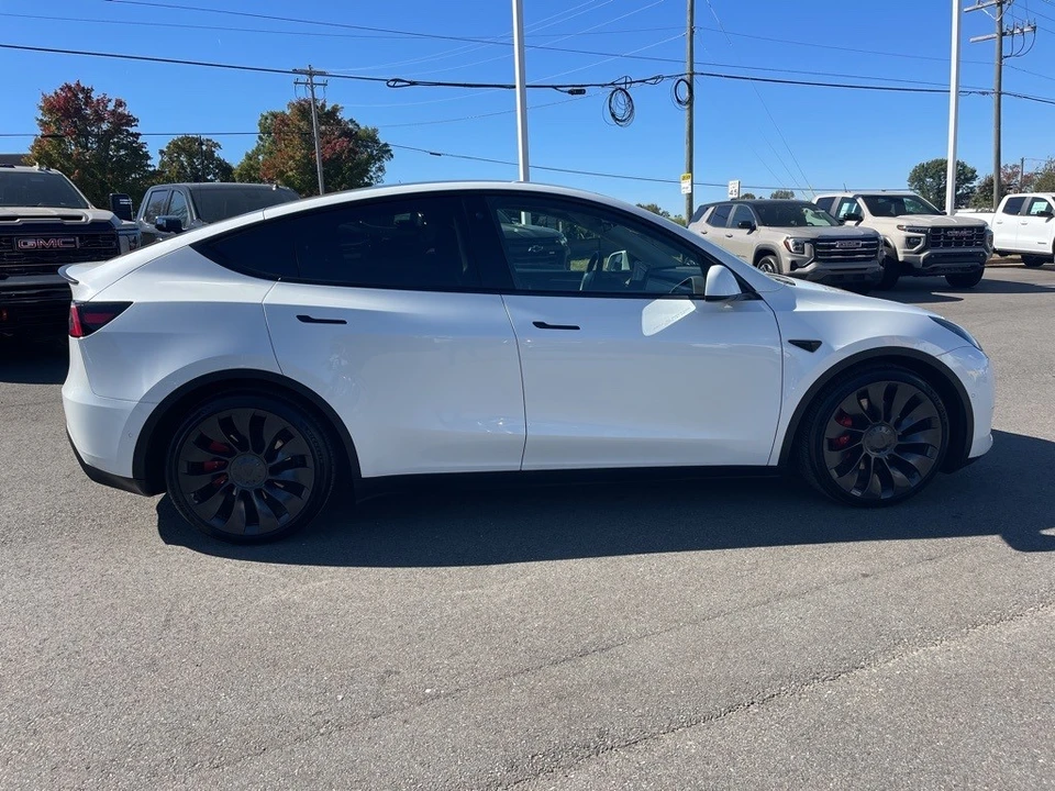 2022 Tesla Model Y Performance - Image 6 of 12
