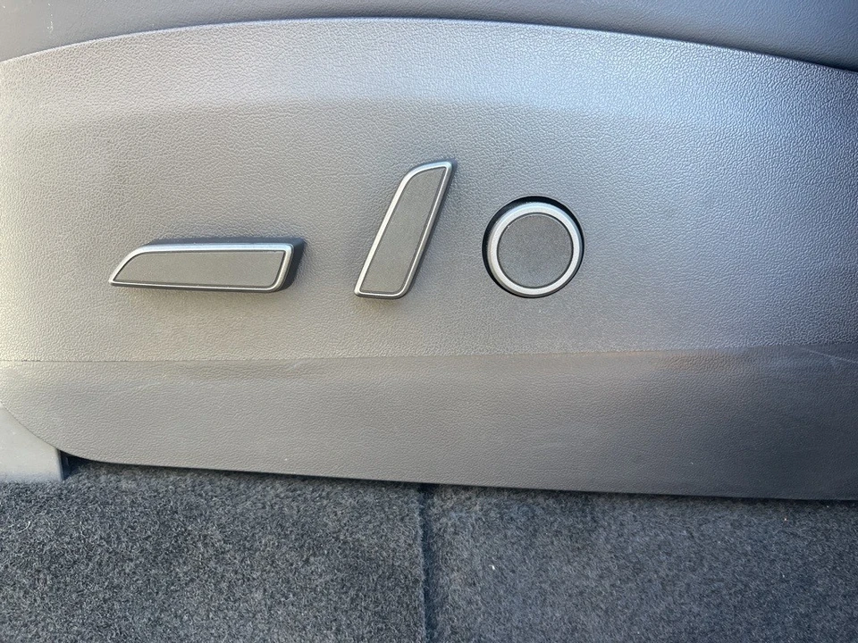 2022 Tesla Model Y Performance - Image 10 of 12