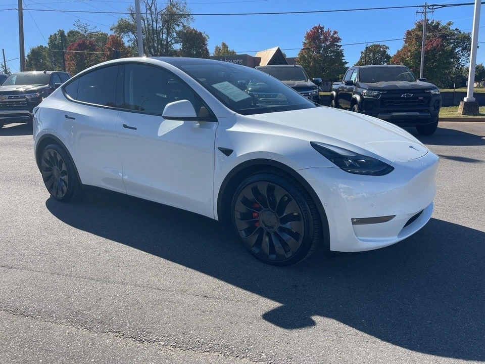 2022 Tesla Model Y Performance - Image 7 of 12