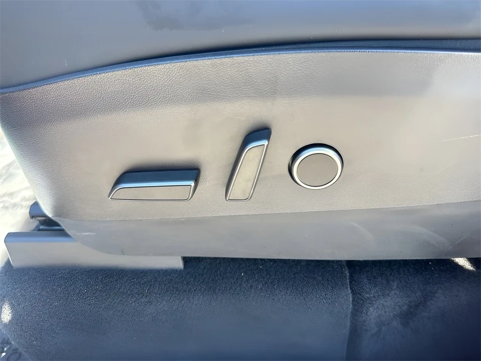 2022 Tesla Model Y Performance - Image 10 of 12