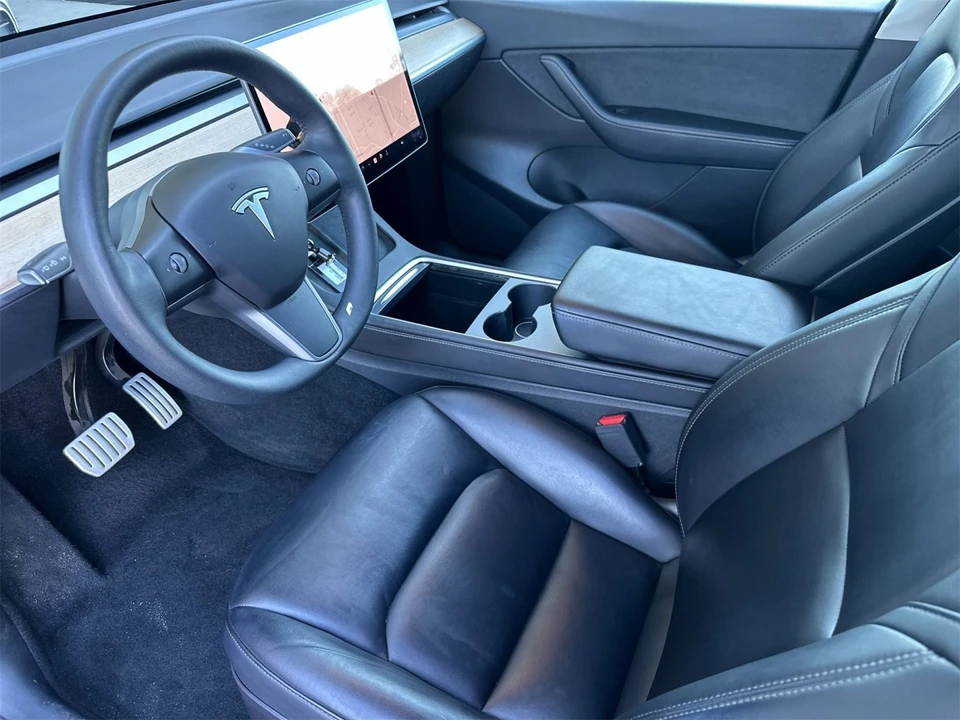 2022 Tesla Model Y Performance - Image 10 of 12