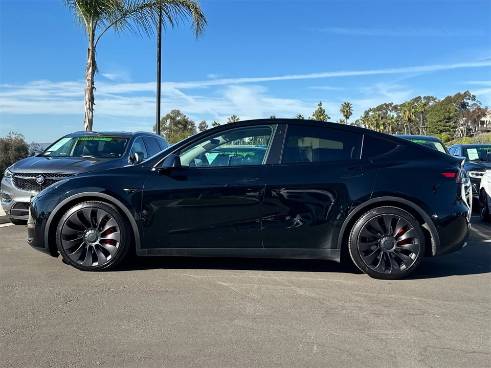 2022 Tesla Model Y Performance - Image 6 of 12