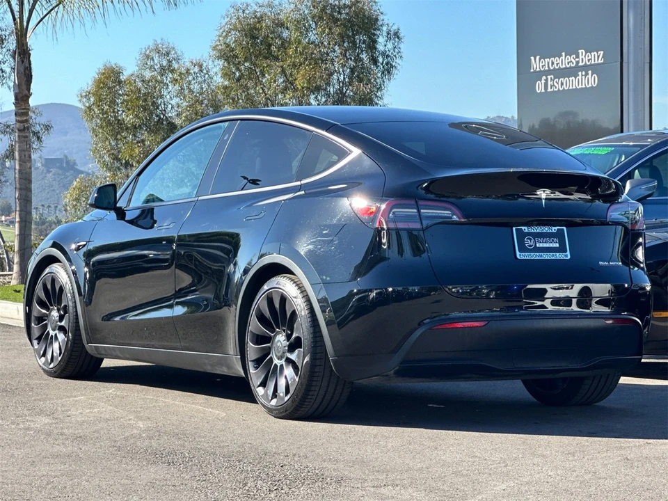 2022 Tesla Model Y Performance - Image 5 of 12