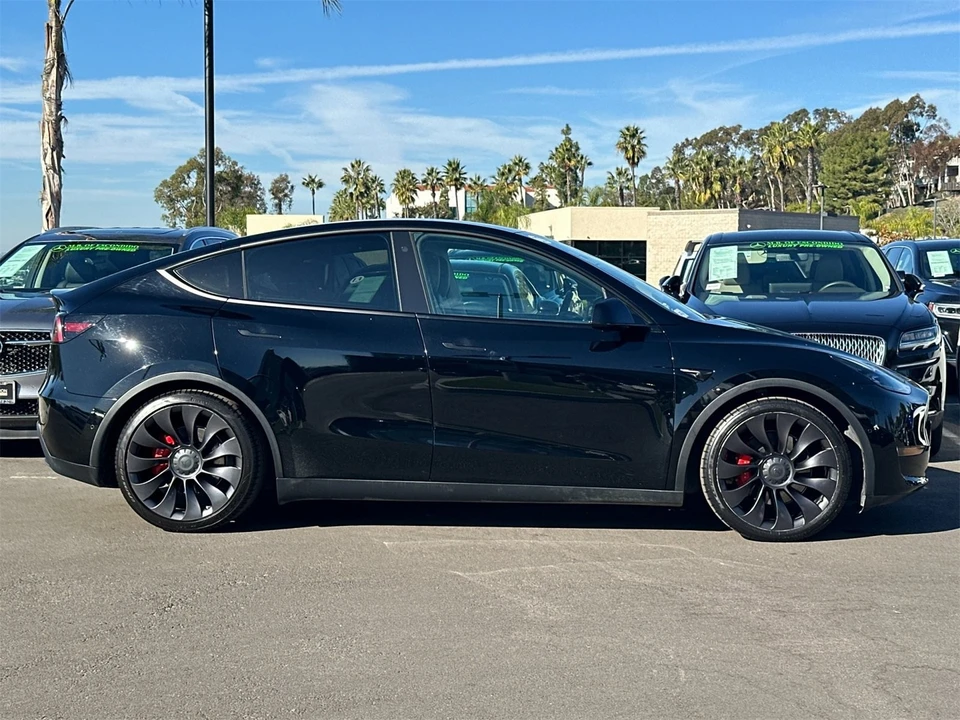 2022 Tesla Model Y Performance - Image 2 of 12